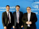 Sascha Greis (Fiebig), Daniel Caspary (CDU) und Andreas Sauer (Fiebig) Fiebig kämpft gegen Rx-Versandhandel